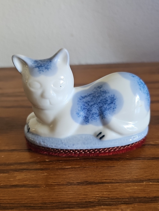Other - Vintage Ceramic Blue and White Cat Figurine Lint Brush Tote 4